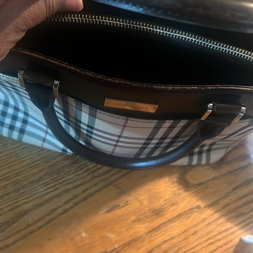 Burberry bag - Picture 4 of 13
